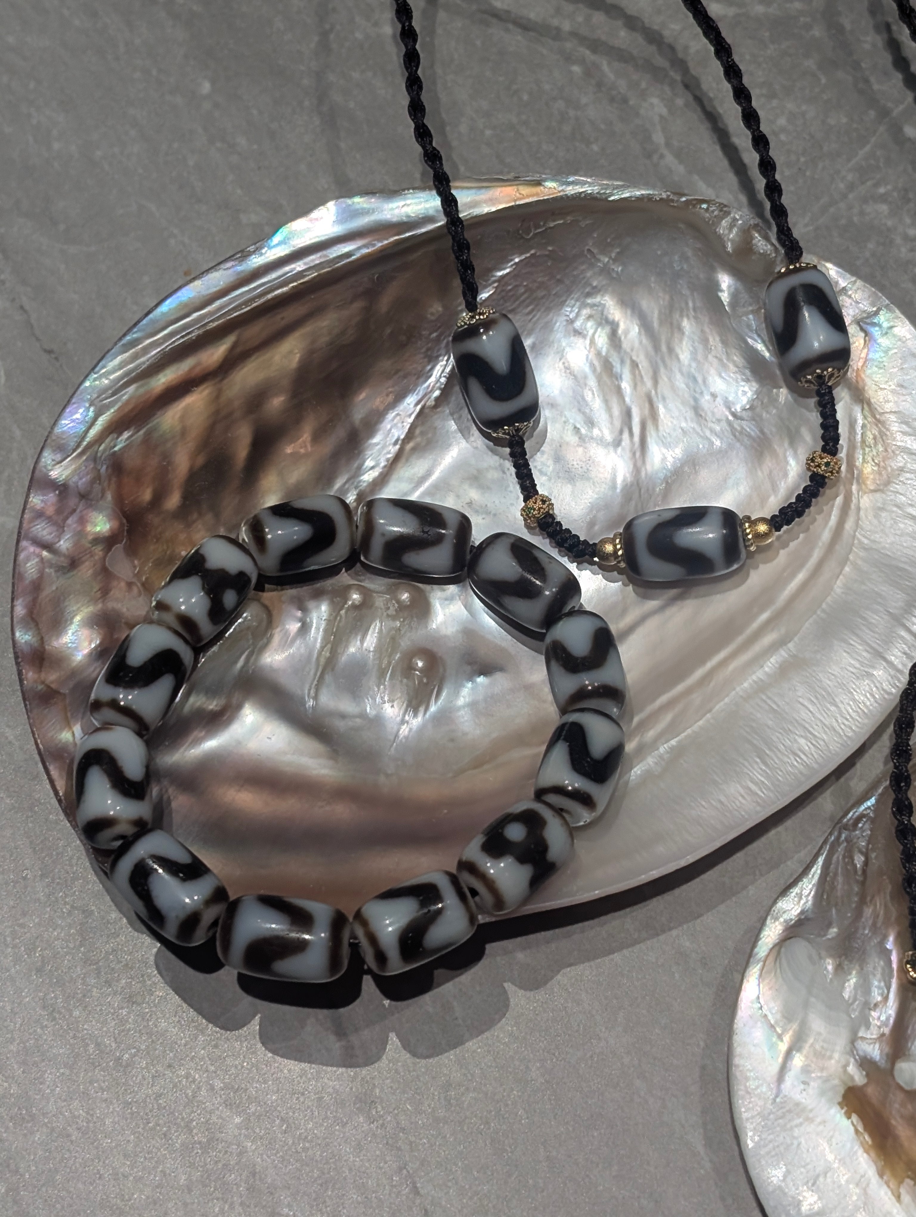 Dzi Beads